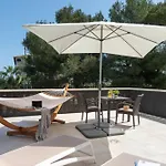 Villa Hilary